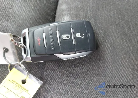 2019 Ram 1500 Big Horn/Lone Star 4X4 5'7 Box z USA, uszkodzony, nr VIN 1C6SRFFT9KN602962